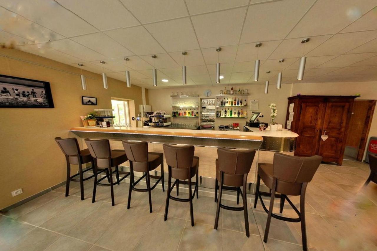 Hotel Camping Les Princes D'Orange Orpierre Esterno foto