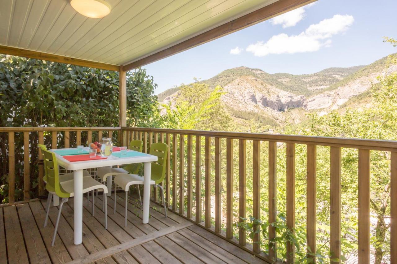 Hotel Camping Les Princes D'Orange Orpierre Esterno foto