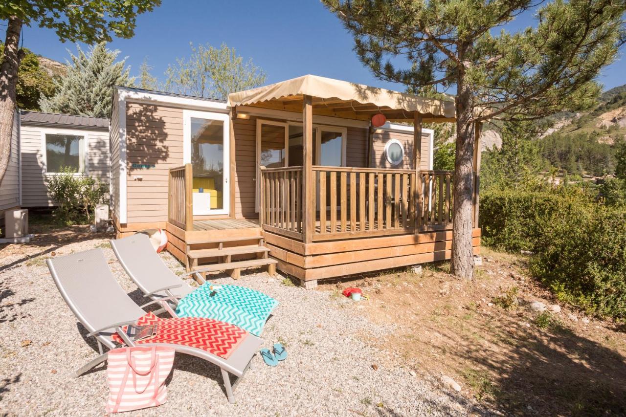 Hotel Camping Les Princes D'Orange Orpierre Esterno foto