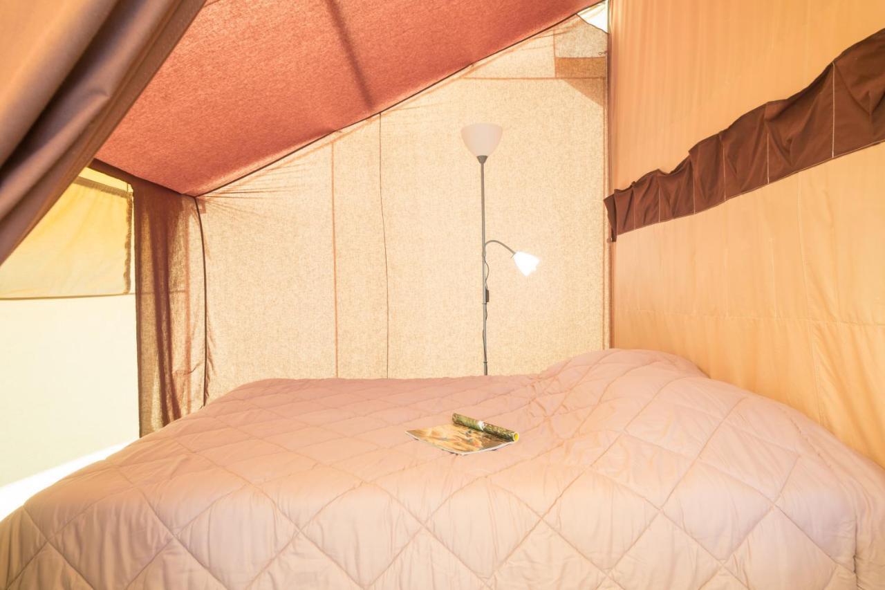 Hotel Camping Les Princes D'Orange Orpierre Esterno foto