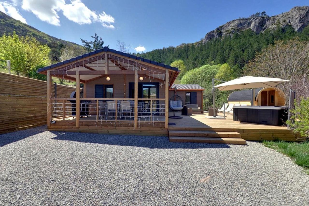 Hotel Camping Les Princes D'Orange Orpierre Esterno foto