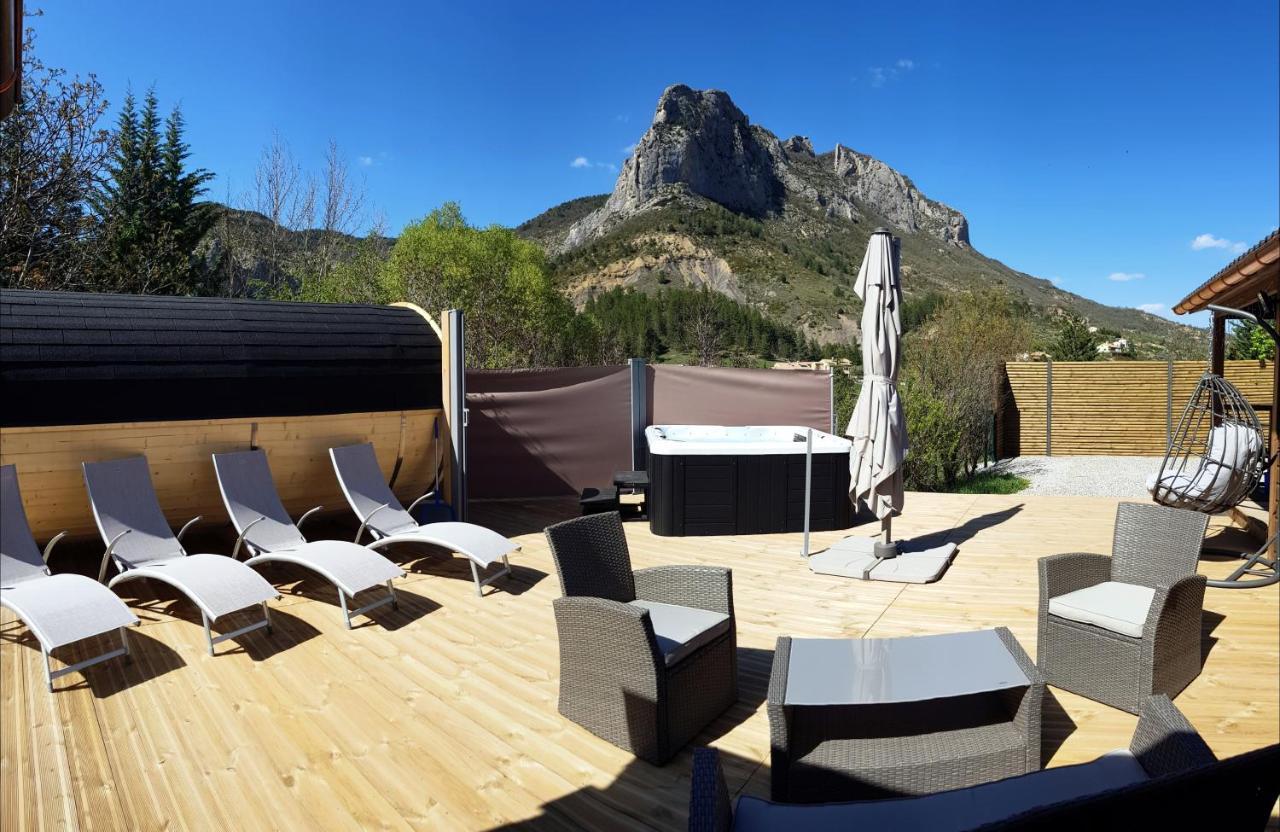 Hotel Camping Les Princes D'Orange Orpierre Esterno foto