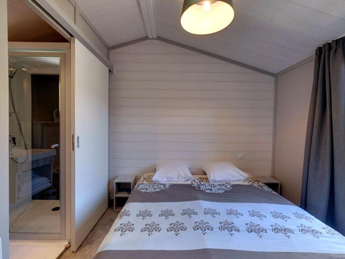 Hotel Camping Les Princes D'Orange Orpierre Esterno foto
