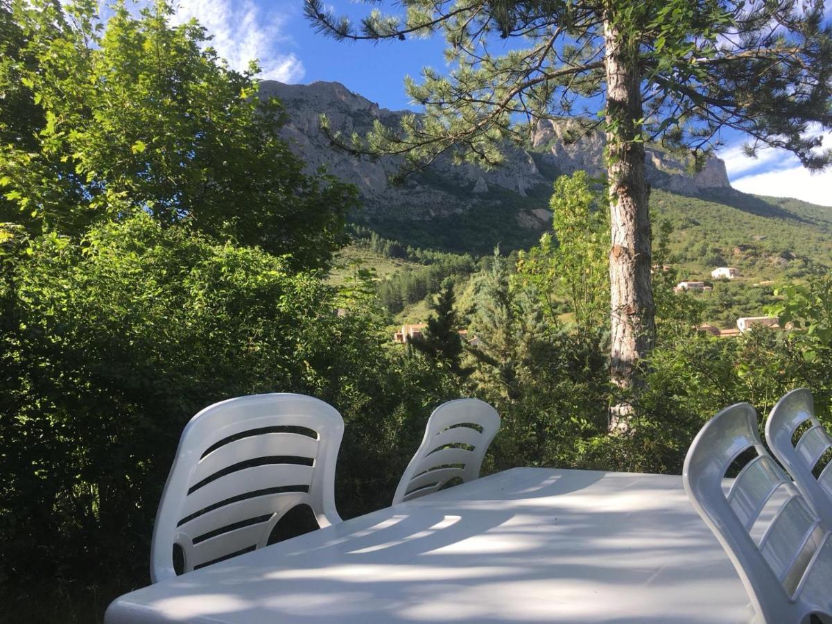 Hotel Camping Les Princes D'Orange Orpierre Esterno foto