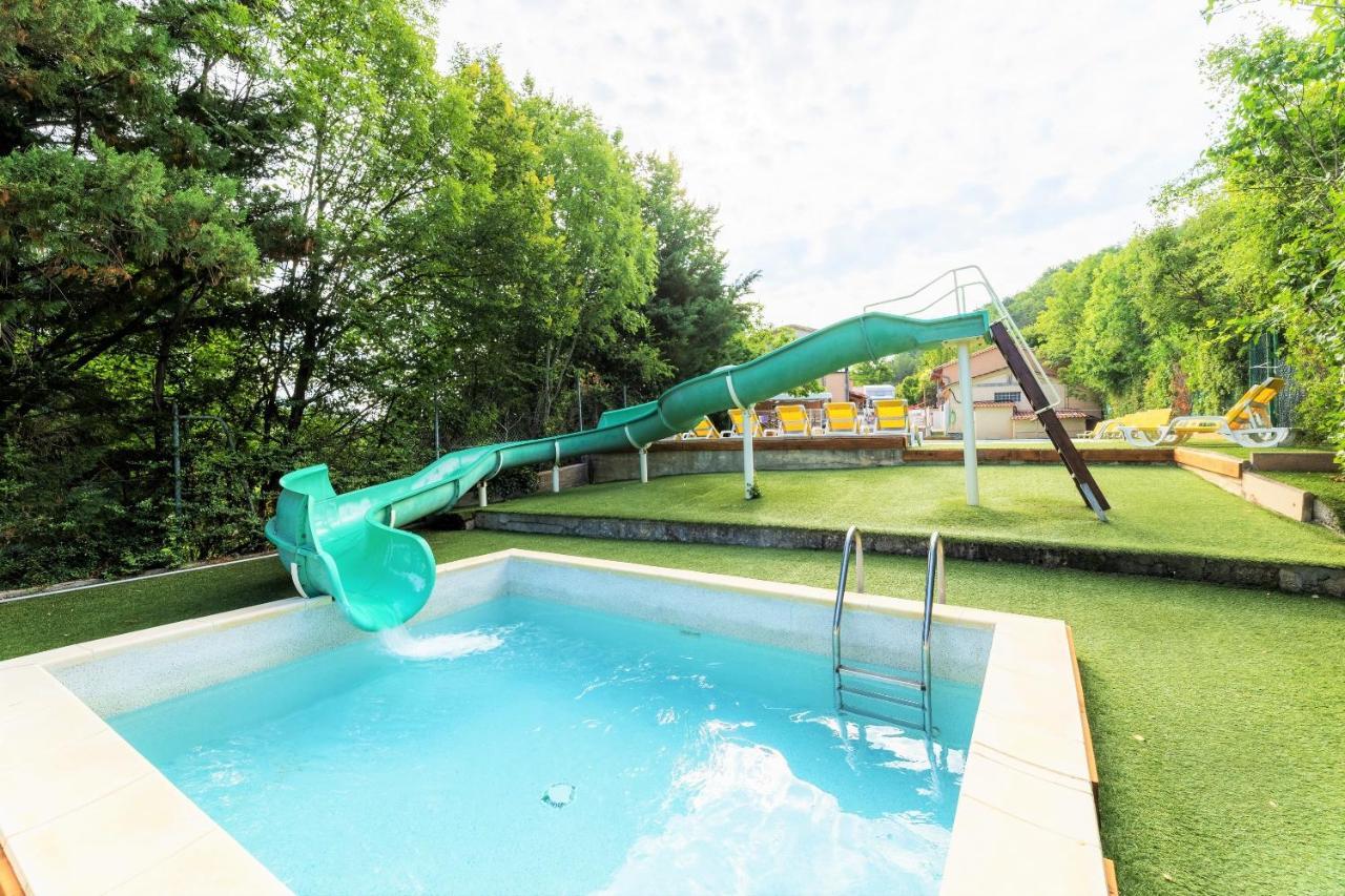Hotel Camping Les Princes D'Orange Orpierre Esterno foto