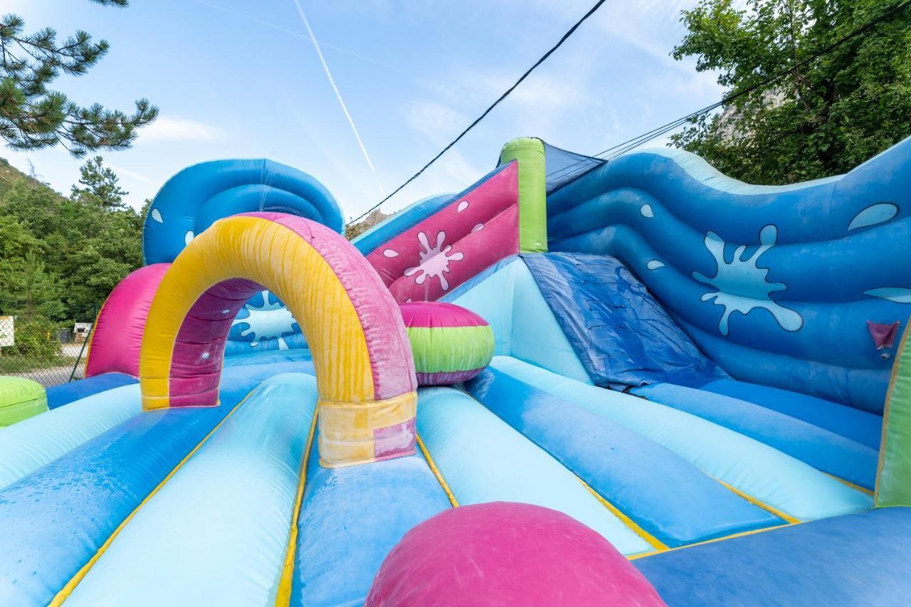 Hotel Camping Les Princes D'Orange Orpierre Esterno foto