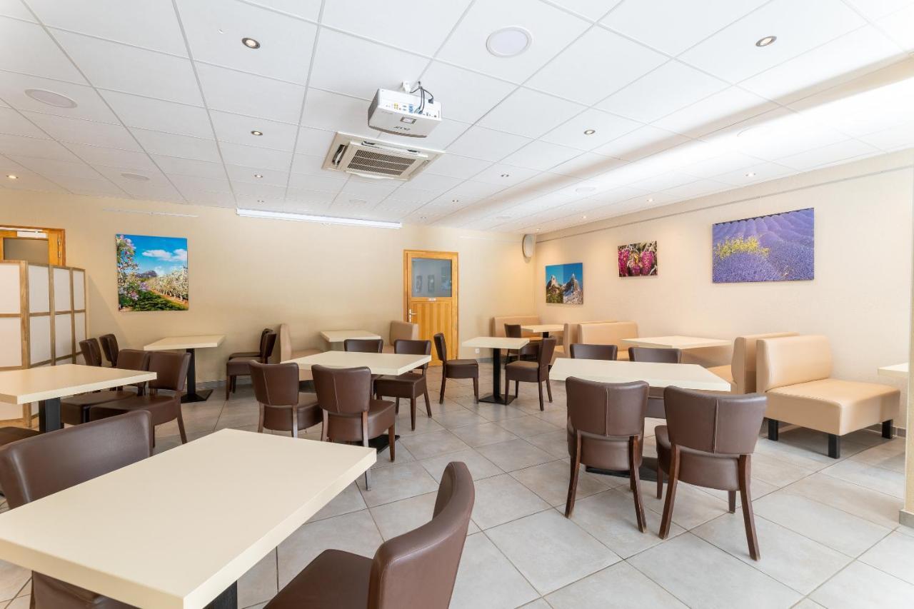 Hotel Camping Les Princes D'Orange Orpierre Esterno foto